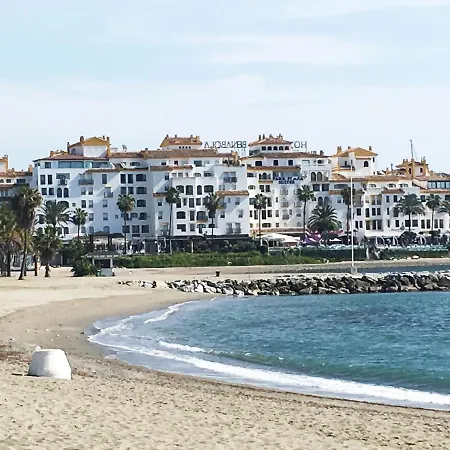 Urbanizacion La Herradura アパート